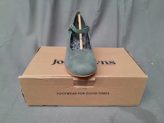 BOXED PAIR OF JOE BROWNS LOW HEELED FAUX SUEDE SHOES IN GREEN UK SIZE 4