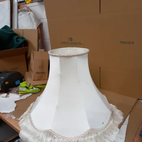 WHITE LAMP 
