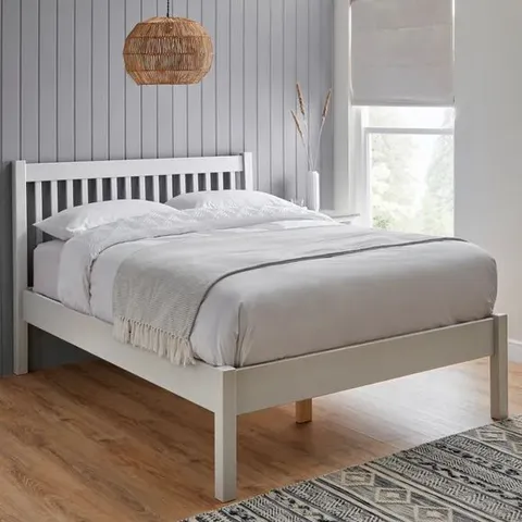 BOXED LYNTON BED IN WHITE - ONLY ONE BOX , NO SECOND BOX (1/2)