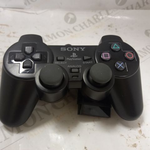 SONY PLAYSTATION WIRED CONTROLLER IN BLACK