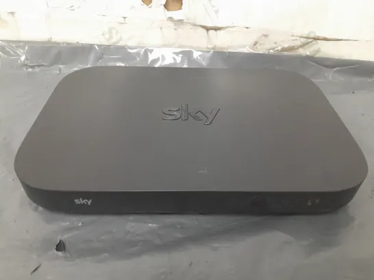 SKY EM150 Q MINI BOX