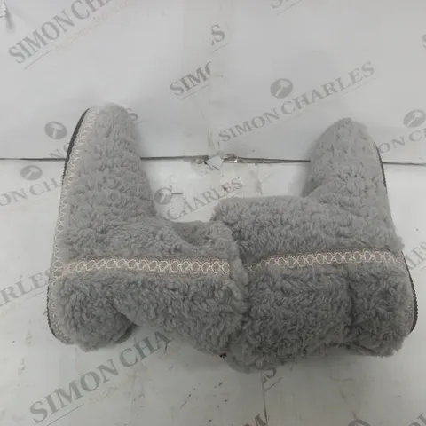 FREJA SLIPPER BOOT GREY SIZE 5