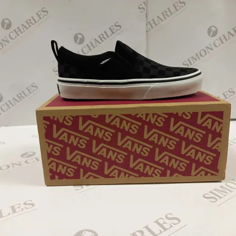 BOXED PAIR OF VANS ASHER KIDS SLIP ON CANVAS TRAINER UK SIZE 12.5