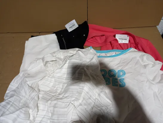 LOT OF 5 CLOTHES INCLUDING SHIRT, TROUSERS (BLACK AND WHITE), TOP (APPROX. SIZES M)