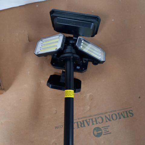 BELL & HOWELL 300 LUMENS BIONIC FLOODLIGHT WITH REMOTE CONTROL