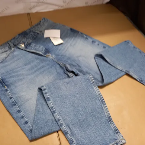 VERY MID WASH JEANS - 14