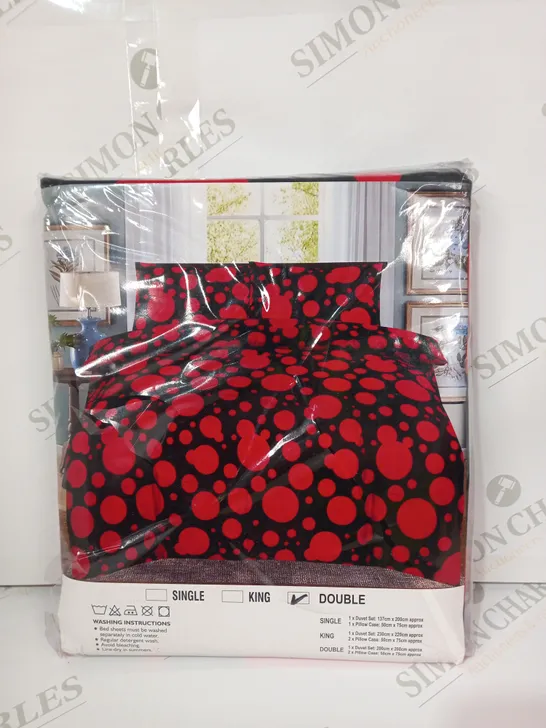 DESIGNER DUVET SET IN BLACK/RED SIZE DOUBLE