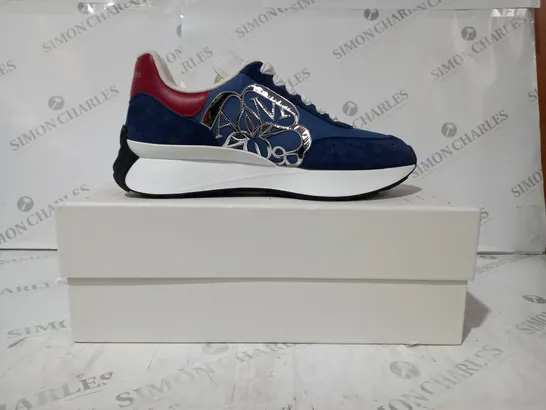 BOXED PAIR OF ALEXANDER MCQUEEN SPRINT RUNNER SNEAKERS IN BLUE/RED/METALLIC SILVER SIZE UNSPECIFIED