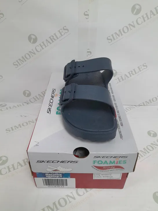 SKECHERS ARCH FIT FOAMIES SLIDE SANDAL SIZE 3