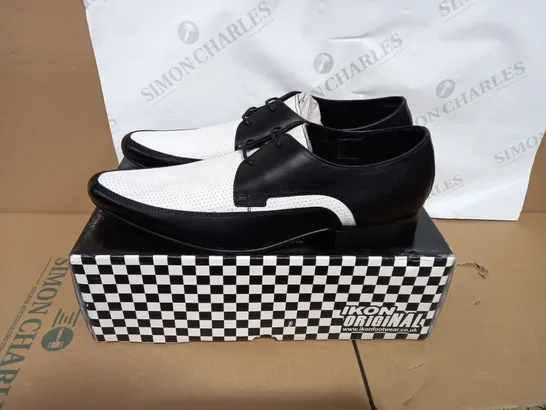 PAIR OF BOXED IKON ORIGINAL THE JAM SHOE BLACK AND WHITE MOD SHOE SIZE 10