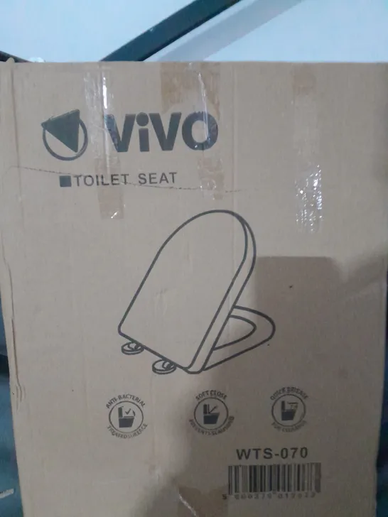 BOXED VIVO PREMIUM SOFT CLOSE TOILET SEAT 