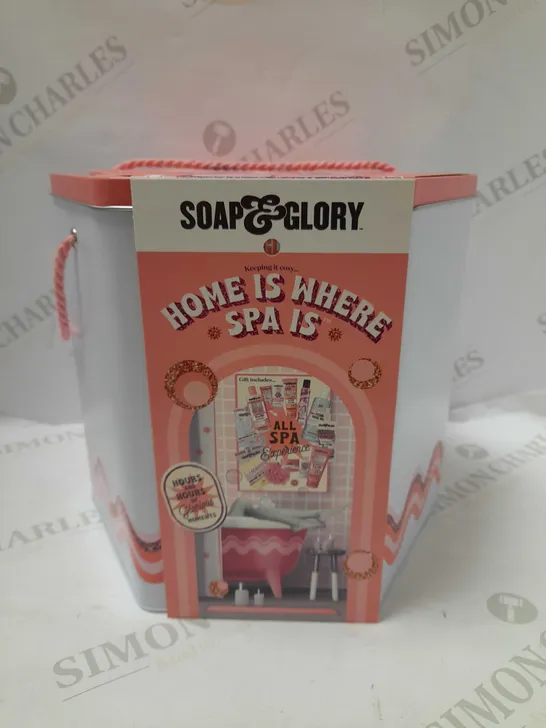 SOAP & GLORY HOME IS WHERE THE SPA IS GIFT SET