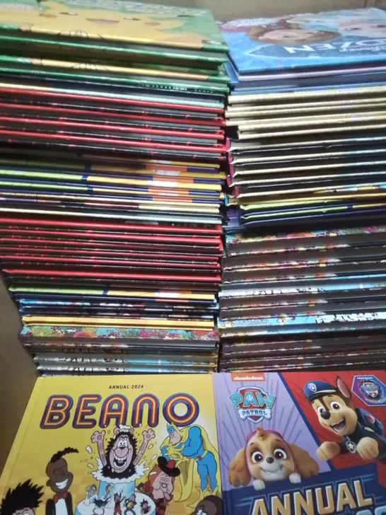 LARGE QUANTITY OF ASSORTED 2024 ANNUALS TO INCLUDE POKEMON,FROZEN, BEANO AND PAW PATROL