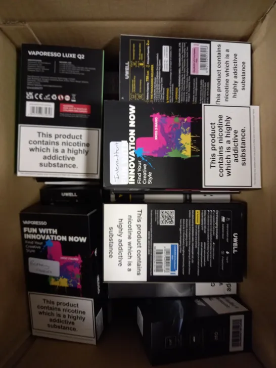 APPROXIMATELY 20 VAPES & E-CIGARETTES TO INCLUDE DRAG 4, VOOPOO, CALIBURN ETC 