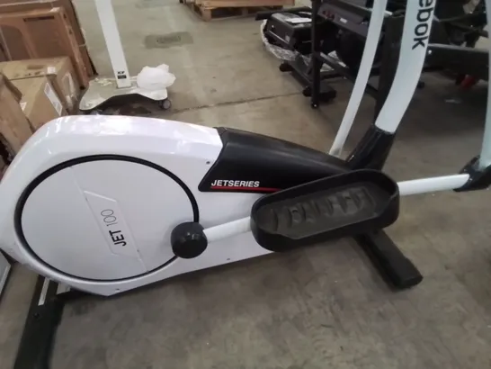 UNBOXED REEBOK JET 100 CROSS TRAINER