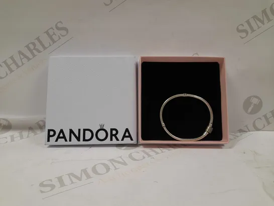 PANDORA MOMENTS SILVER BRACELET