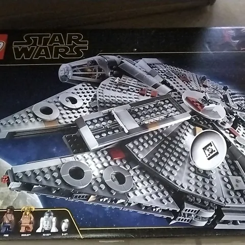 LEGO STAR WARS 75257 MILLENNIUM FALCON