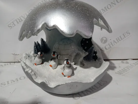 CHRISTMAS SCENE ORNAMENT 