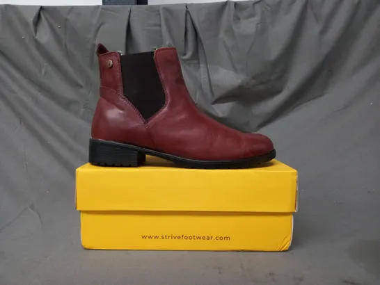 BOXED PAIR OF STRIVE CHELSEA BOOTS IN BROWN SIZE 6