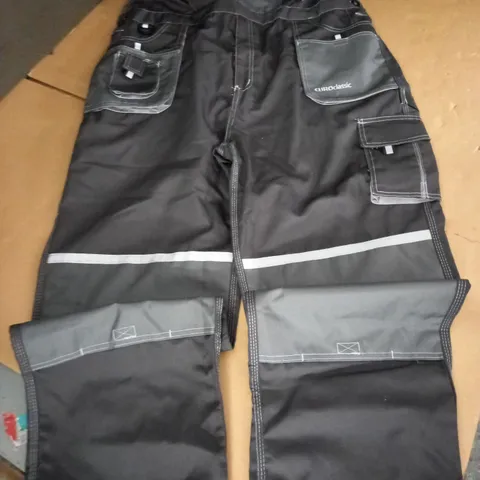 EURO CLASSIC PROTECTIVE CLOTHING - SIZE 56