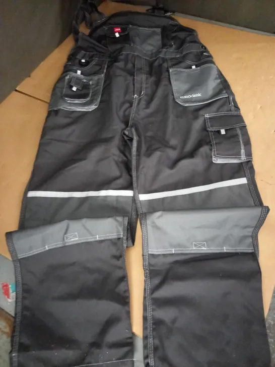 EURO CLASSIC PROTECTIVE CLOTHING - SIZE 56