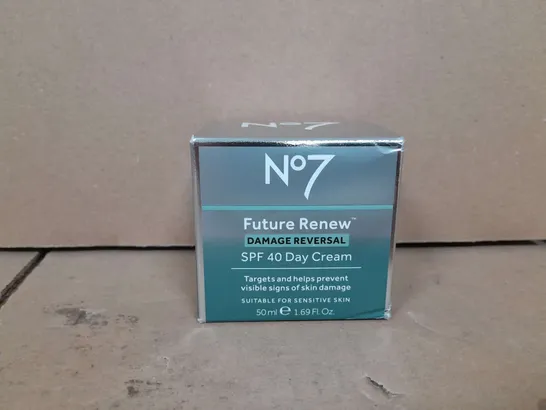 NO7 FUTURE RENEW DAMAGE REVERSAL SPF 40 DAY CREAM - 50ML 