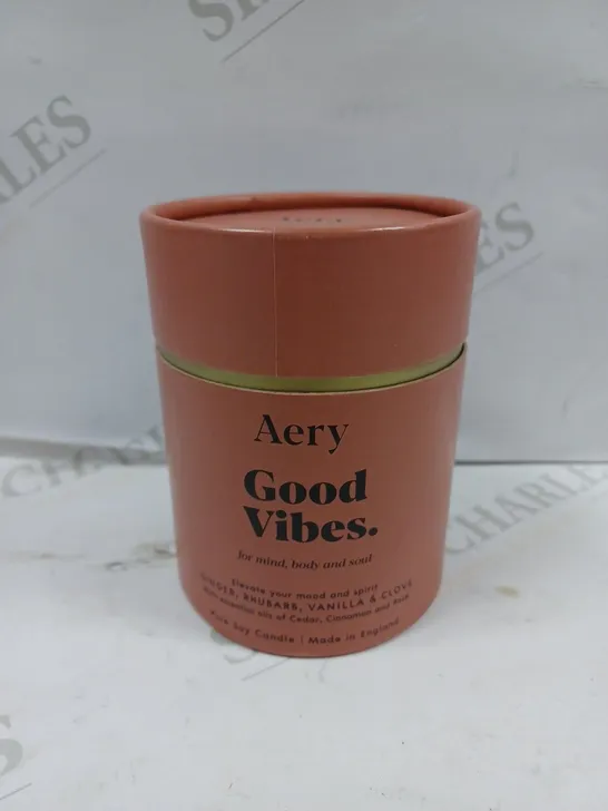 BOXED AVERY GOOD VIBES PURE SOY CANDLE, SCENTED WITH GINGER, RHUBARB, VANILLA & CLOVE - COLLECTION ONLY 