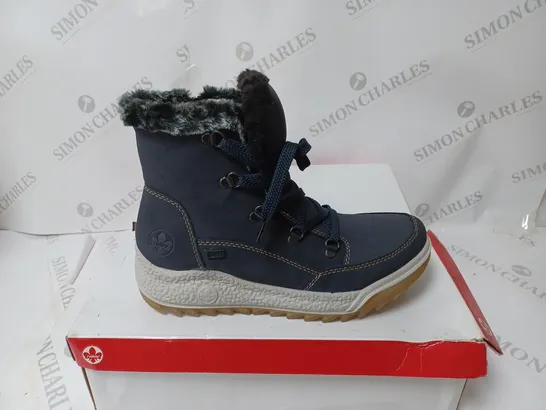 BOXED PAIR OF RIEKER WARM HIKING BOOTS, NAVY - SIZE 6 