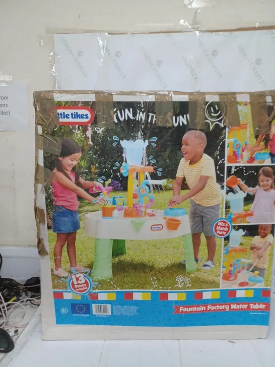 BOXED LITTLE TIKES FOUNTAIN FACTORY WATER TABLE WITH TOYS, ACCESSORIES AND INSTRUCTIONS RRP £70