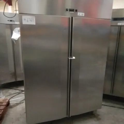 COMMERCIAL STAINLESS DOUBLE DOOR REFRIGERATED FOOD STORAGE UNIT 