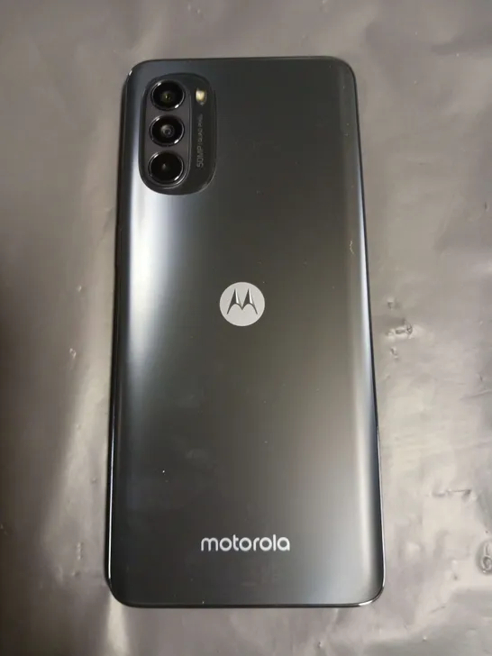 BOXED MOTO G 62 5G MOBILE PHONE IN MIDNIGHT GREY