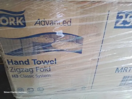 PALLET CONTAINING 25 CASES OF TORK ADVANCED ZIGZAG FOLD PAPER TOWELS 