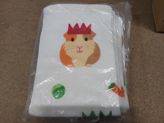 BOX OF APPROXIMATELY 18X 4PCS CHRISTMAS HAMSTER GUEST TOWELS - APPROXIMATELY 40 X 60CM (1 BOX)