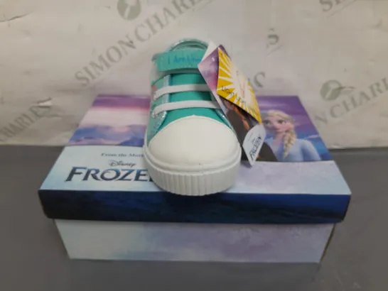 BOXED PAIR OF UNBRANDED KIDS DISNEY FROZEN SHOES UK SIZE 8.5