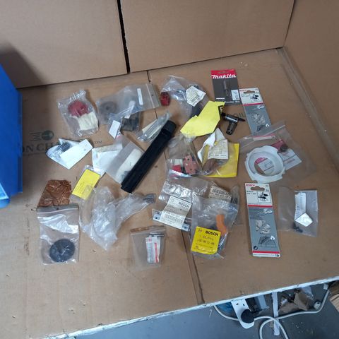LOT OF APPROX 30 ASSORTED TOOLS AND PARTS TO INCLUDE ROUTER BITS, ANTISPLINTERING DEVICES ETC