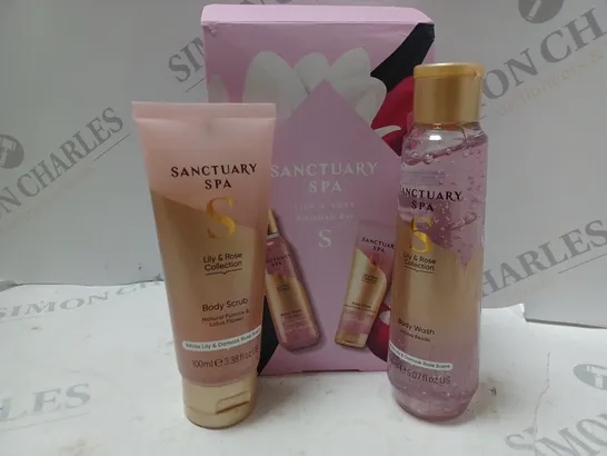 BOXED SANCTUARY SPA LILY & ROSE ESSENTIALS GIFT SET  RRP £10