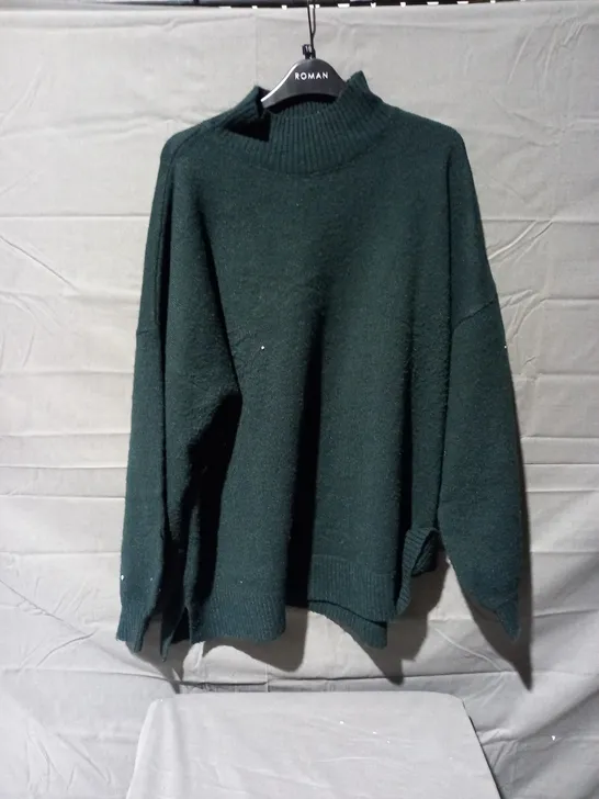 APPROXIMATELY 15 ASSORTED WOMEN'S CLOTHING TO INCLUDE RUTH LANGSFORD ZIP UP TOP, JUMPER IN DARK GREEN 3XL, JUMPER IN GOLD 2XL