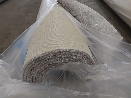 ROLL OF QUALITY CARPET // SIZE UNSPECIFIED 