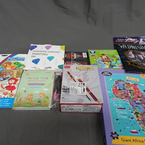 LARGE BOX OF ASSORTED TOYS AND GAMES TO INCLUDE JIGSAWS, BALL PIT BALLS AND CARD GAMES