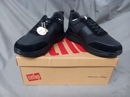 BOXED PAIR OF FITFLOP FLATFORM SNEAKERS IN BLACK UK SIZE 6