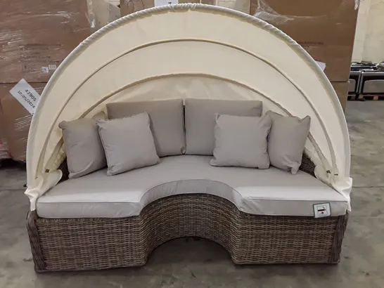 BOXED DAY BED CHAIR SECTION & HOOD - NATURAL 