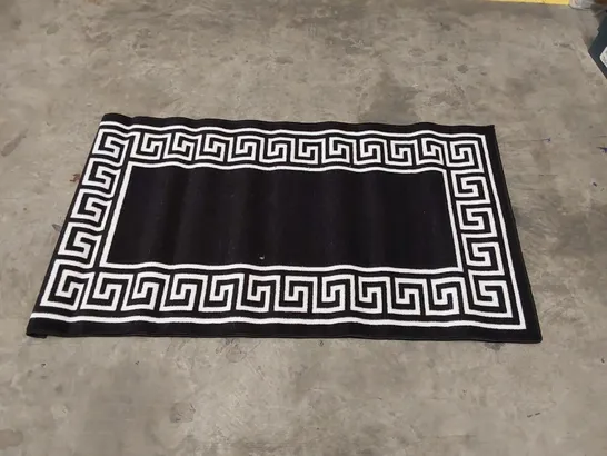 GAGLIANO HAND KNOTTED BLACK/WHITE RUG // 80 X 150CM