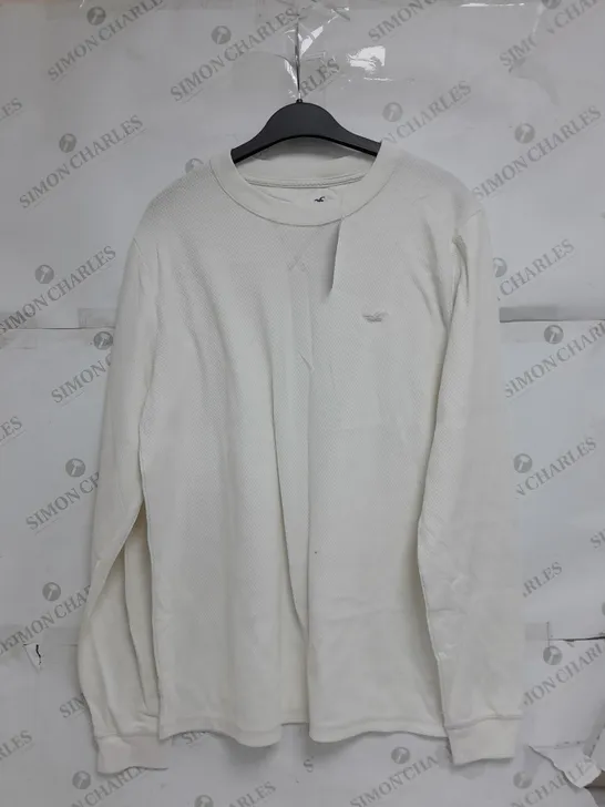 CREAM HOLLISTER LARGE SWEATER 