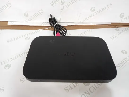 SKY Q BOX (ES140)