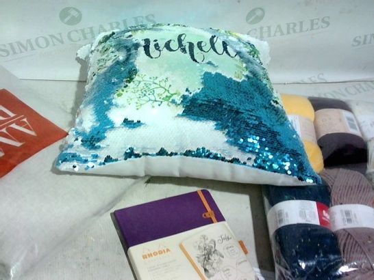 LOT OF APPROX. 15 ASSORTED ITEMS TO INCLUDE: SEQUIN CUSHION, WOOLS, NOTE BOOK