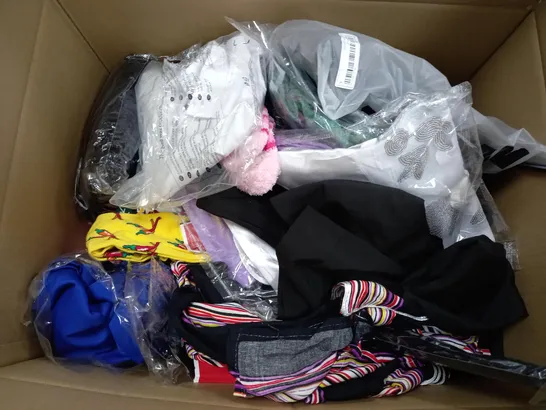 BOX OF APPROXIMATELY 20 ASSORTED CLOTHING ITEMS TO INCUDE - SOCKS , JUMPERS , T-SHIRTS , TROUSERS,ECT 