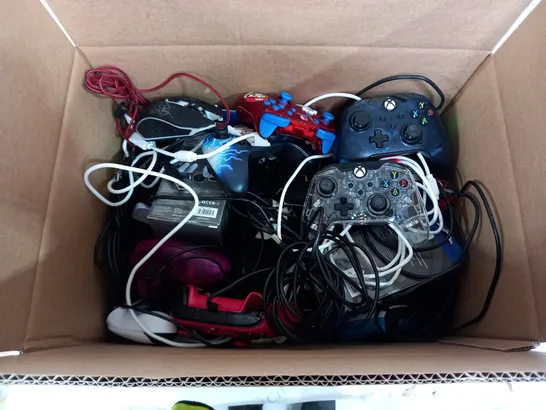 BOX OF APPROX 17 ASSORTED ITEMS TO INCLUDE - PDP XBOX CONTROLLER - SWITCH CONTROLLER - TRUST GAMING MOUSE ECT