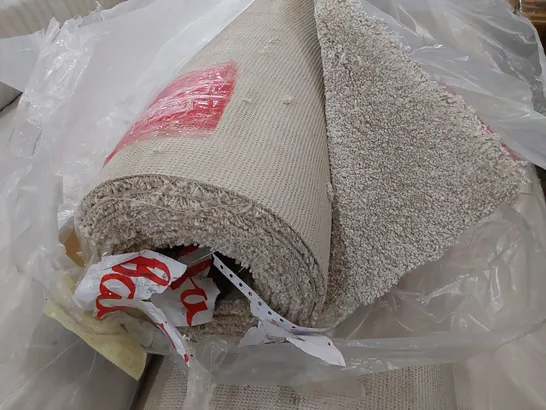 ROLL OF QUALITY SEVERN ACTION BACK CARPET // SIZE: APPROXIMATELY 4 X 4.2m