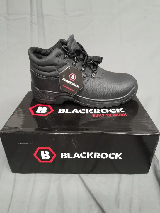 BOXED PAIR OF BLACKROCK CHUKKA BOOT BLACK SIZE UK 7 