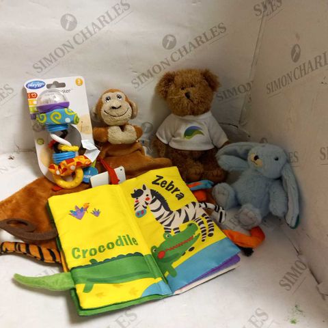 5 ASSORTED TOYS AND ACCESSORIES TO INCLUDE; JUNGLY TAILS SOFT BOOK, PLAYGO SUPER SHAKER AND JOMANDA TEDDY